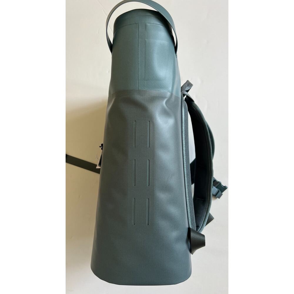 Hydro Flask 20 L 36 Hours Cold Day Escape Soft Cooler Pack Backpack Talus Blue - Picture 6 of 16